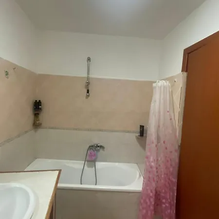Casa Daniela Con Giardino A Due Passi Dal Centro Apartment